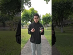 Demonstratie in de open lucht van de M-798 walkie-talkie