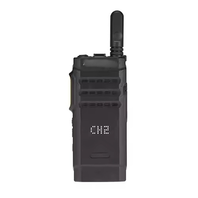 kopen Walkie-talkie UHF VHF 3W uitgangsvermogen en 2000-2500mAh batterij voor verbeterde communicatie online vervaardiging