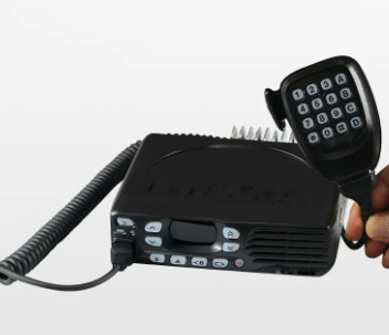 Mobiele radio-ontvanger Car Walkie Talkie 25W VHF DMR TKD840 / TKD740 Voertuig gemonteerde tweewegradio
