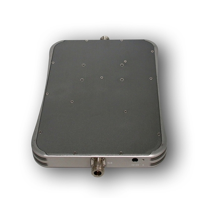 Repeater-accessoires Antenne En Feeder Spurious Emission ≤-36 dBm 4g Repeater Booster Verbeter uw dekking met 10± 2d8m Output Power Uplink