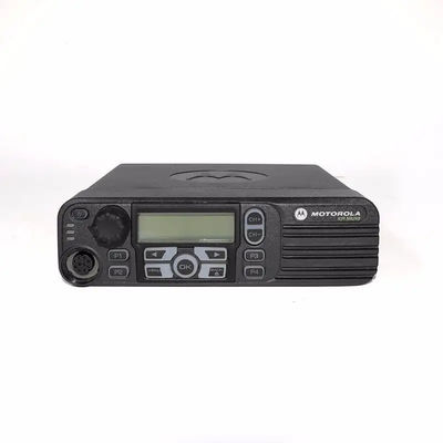 Motorola DM4400 VHF/UHF Autoradio Zenderontvanger 5W 50km Bereik
